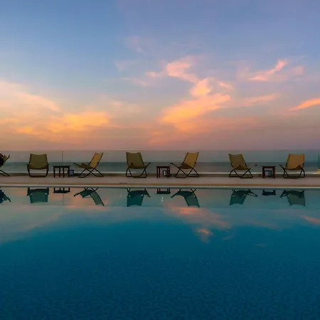 Cavo Orient & 4*