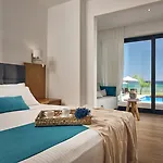 Cavo Orient & 4*