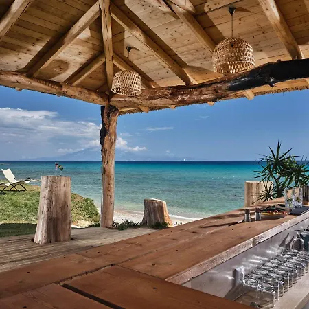 Cavo Orient & מלון 4*