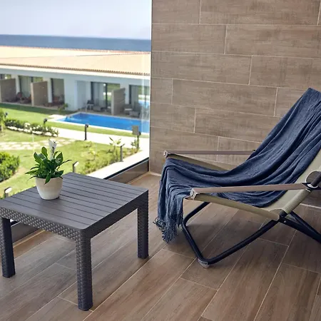 Cavo Orient & 4*