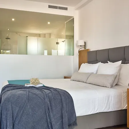 מלון Cavo Orient & 4*