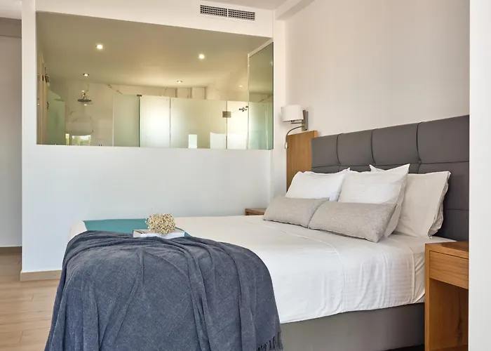 Ξενοδοχείο Cavo Orient & 4*