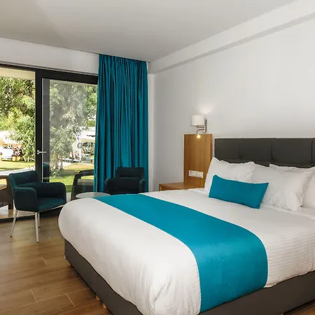 Cavo Orient & 4*