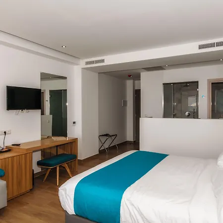 Cavo Orient & 4*